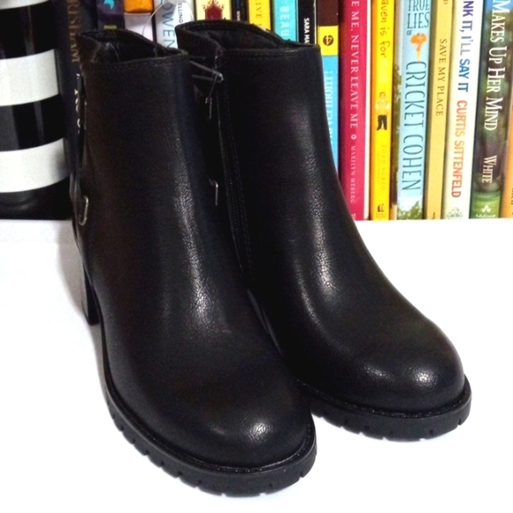BARETRAPS HENSLEY BLACK BLOCK HEEL ANKLE BOOTS SIZE 7 NWT - Picture 11 of 11